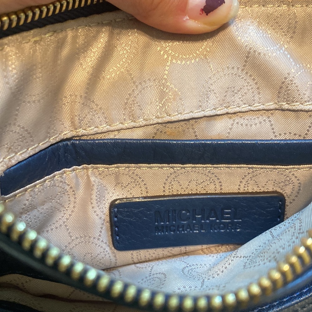 Michael Kors blue purse - Picture 11 of 11